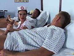 This nurse Diamond Foxxx can take care of her patients Bill Bailey and Toni Ribas dicks